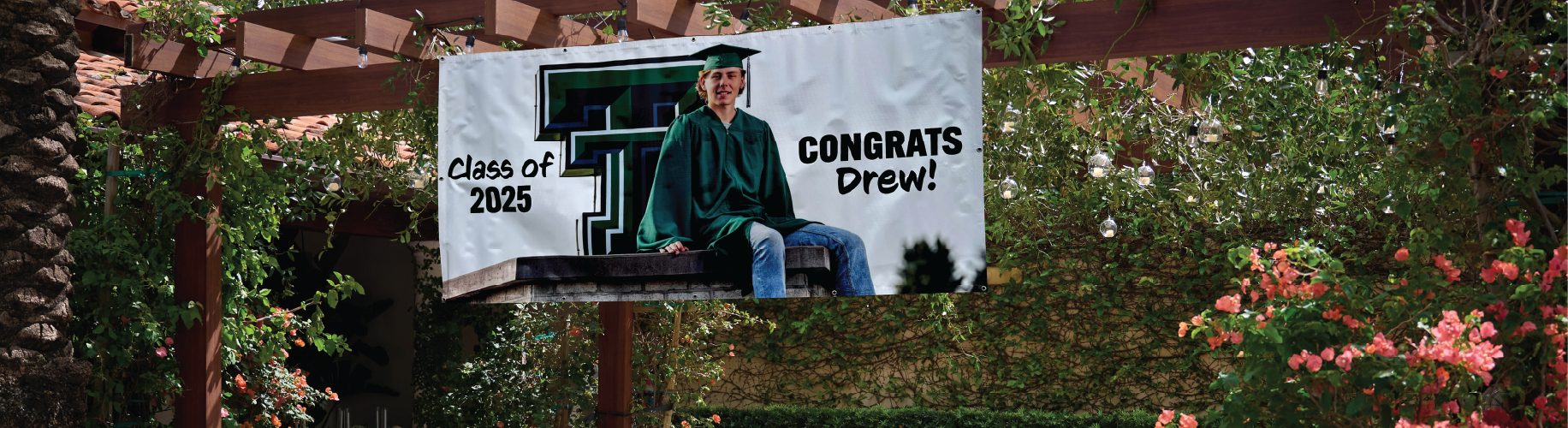 THE ULTIMATE GRAD PARTY SIGNAGE GUIDE: 5 MUST-HAVES FOR THE CLASS OF 2026