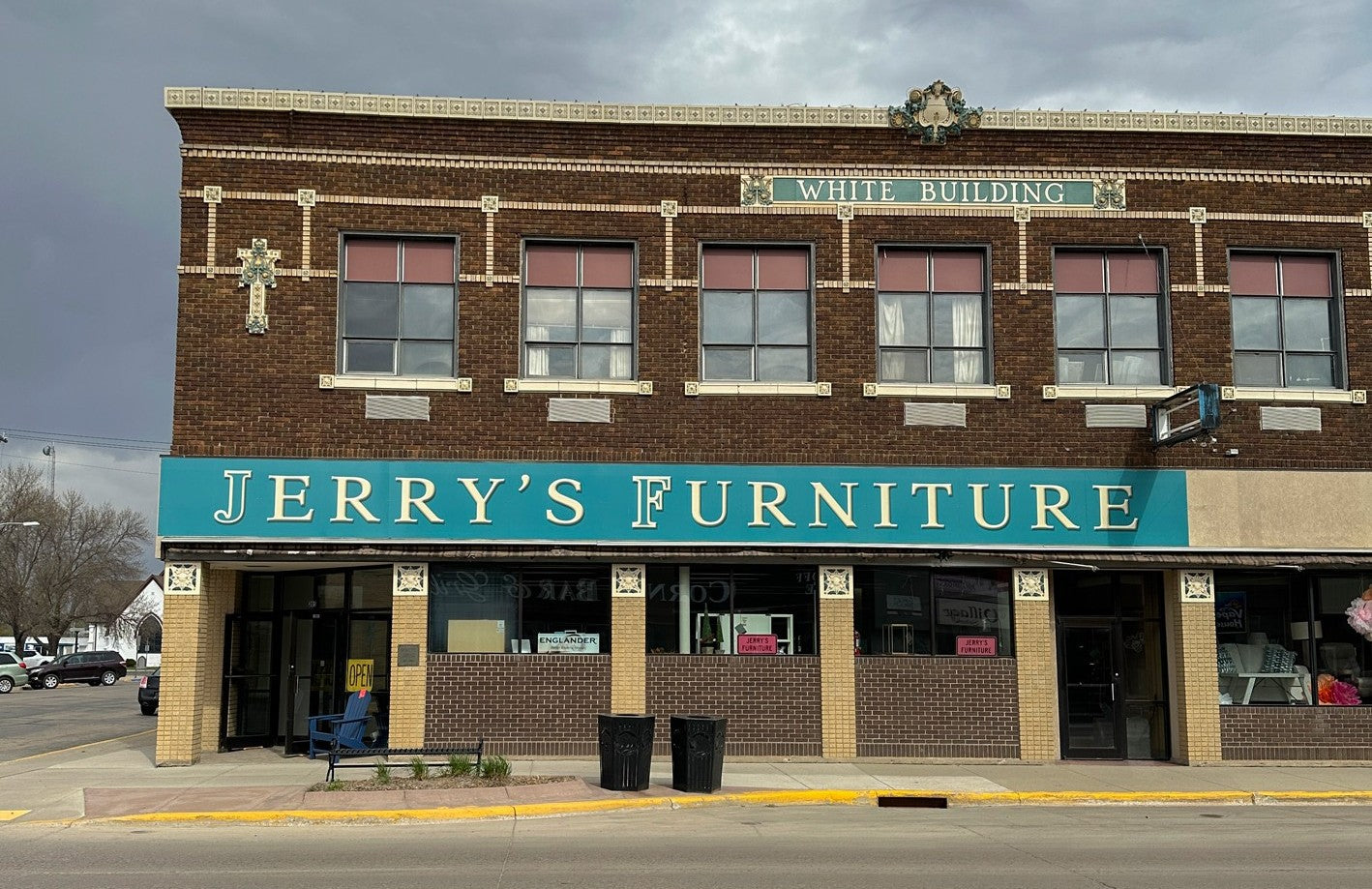 Custom ACM exterior business sign for Jerry's Furniture store front in Jamestown, ND.